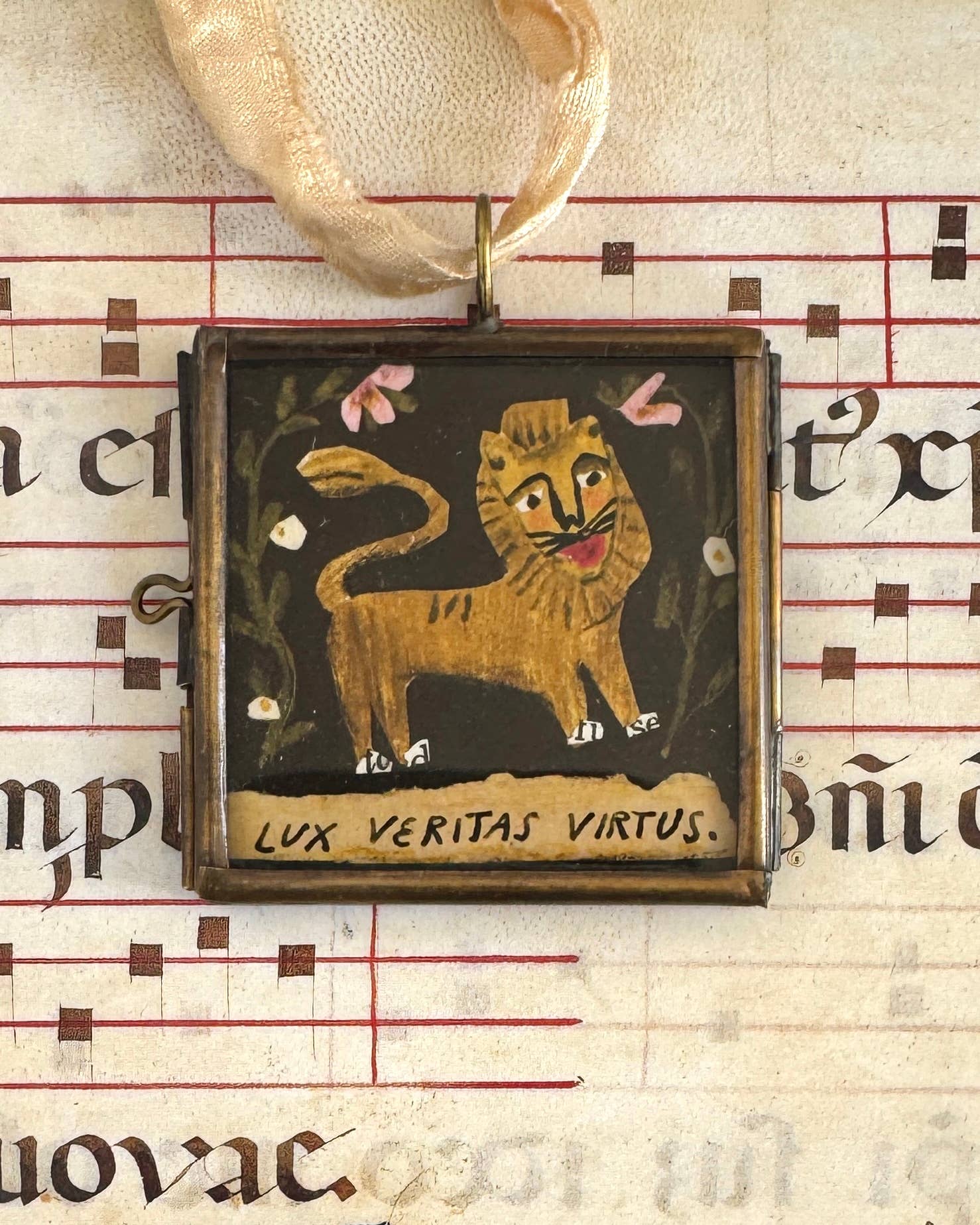 Lux Lion ~ Art Locket Inspirational Vintage Decor Handmade