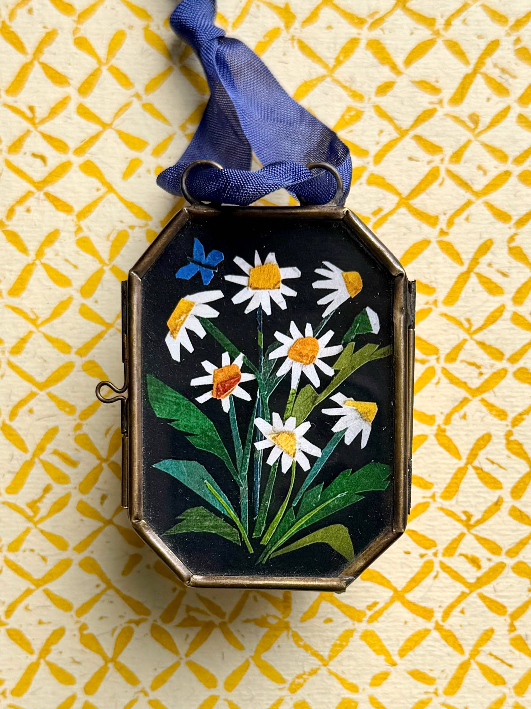 Daisies w/ Butterfly ~ Lg. Art Locket Vintage Decor Handmade