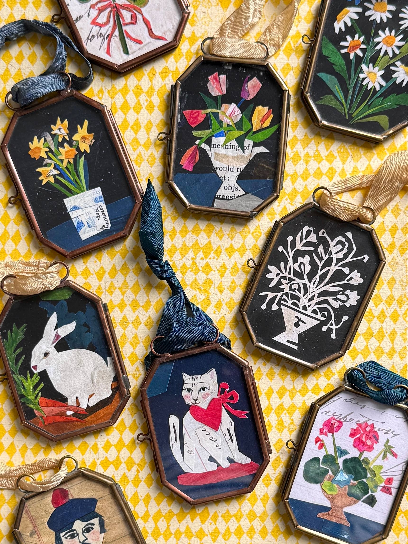 Clover with Bow ~ Lg. Art Locket Vintage Decor Handmade