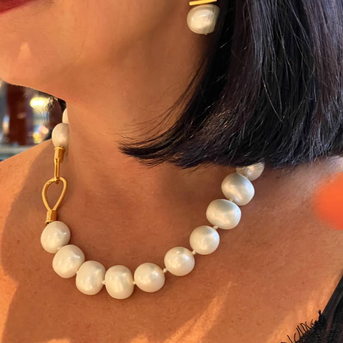 Classic Pearl Lasso Pebble Necklace
