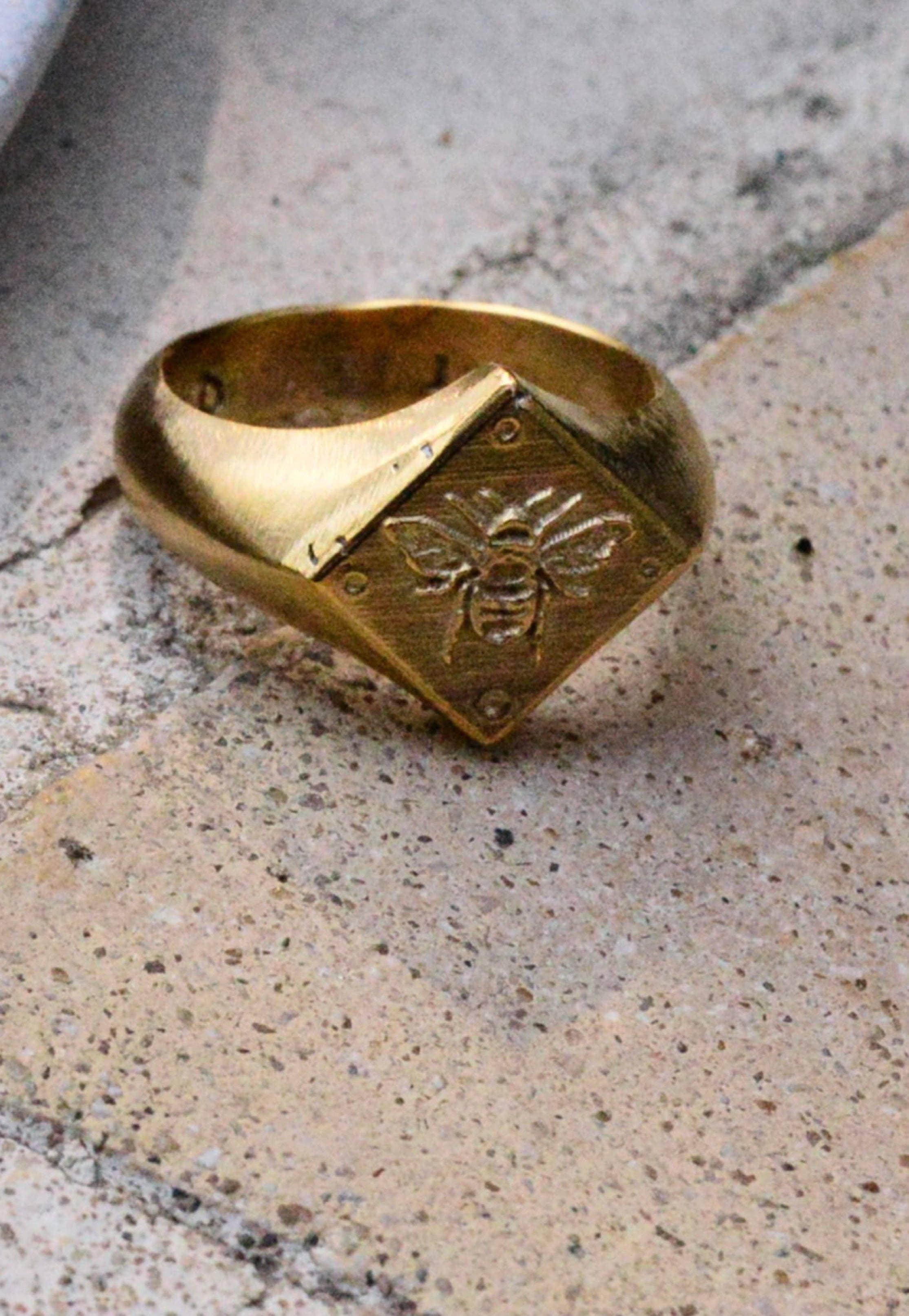 Friend of the earth signet